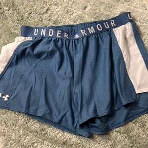 Under armour loose fit women’s shorts large